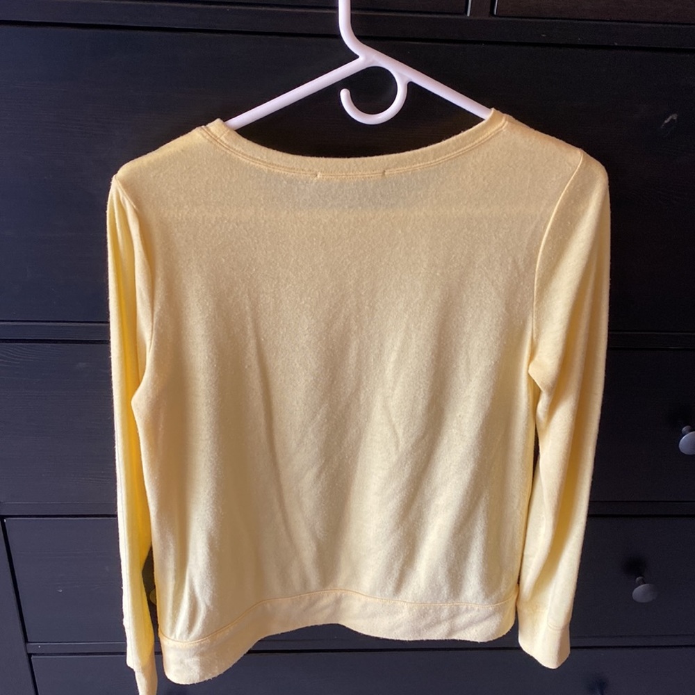 Yellow sweater - Picture 2 of 3